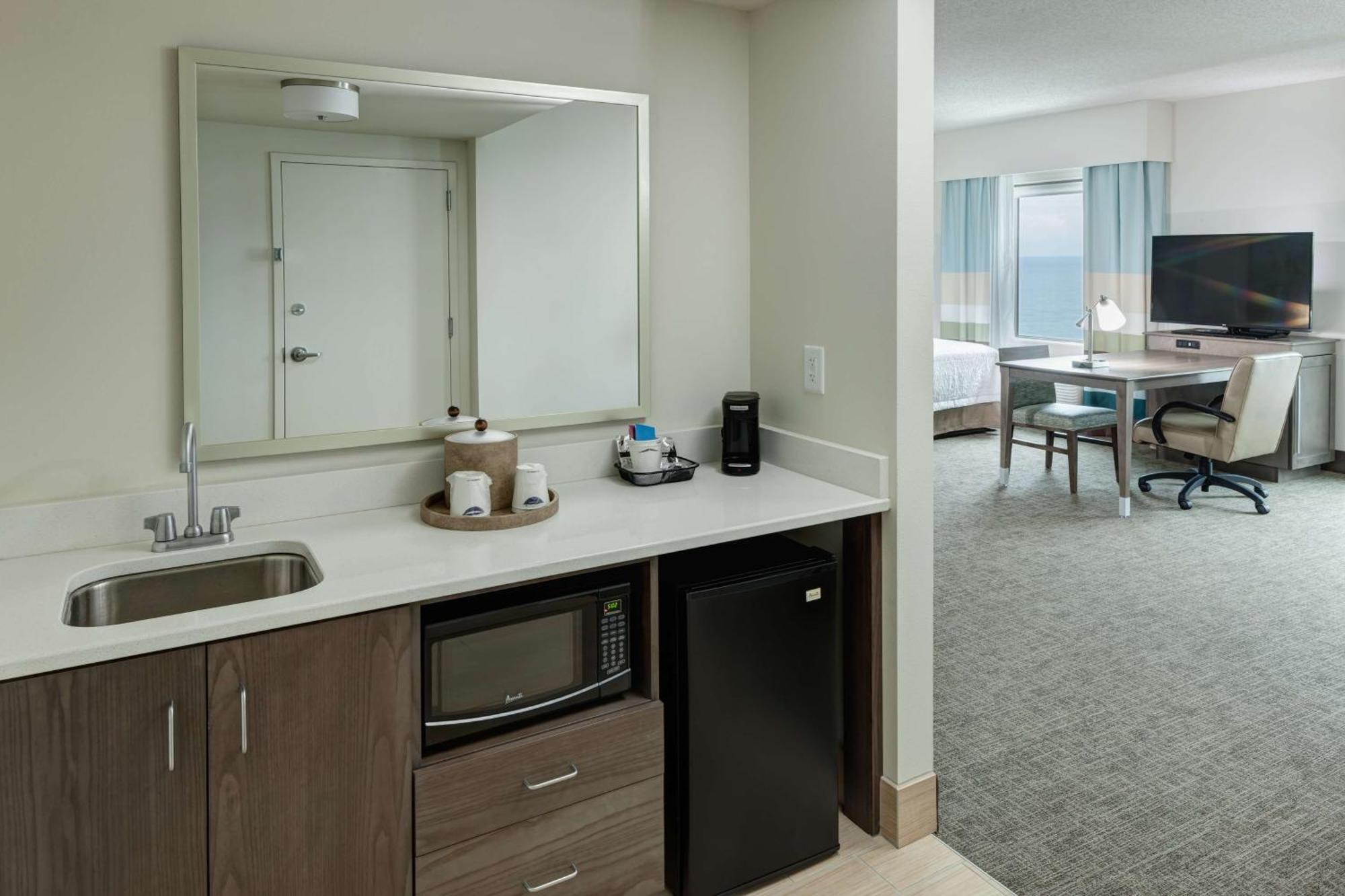 Hampton Inn & Suites By Hilton Carolina Beach Oceanfront מראה חיצוני תמונה
